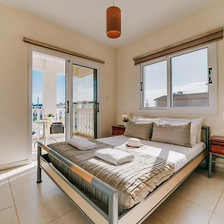 Villa Scarlett